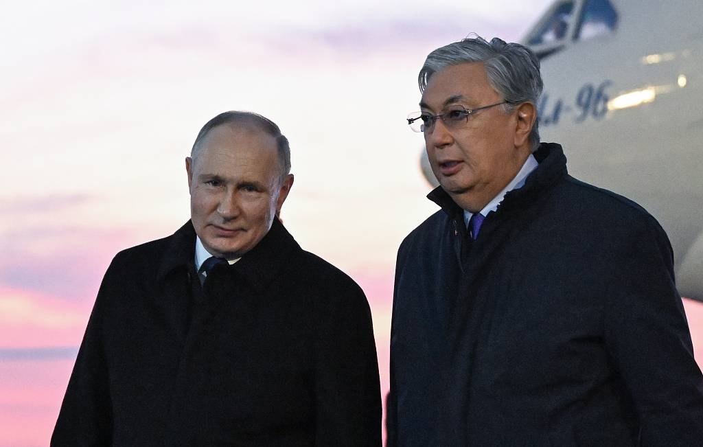 普京访问哈萨克斯坦，强调“俄哈不仅是盟友，还是最亲密盟友”