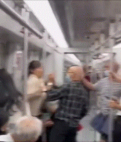广州地铁来了特殊“乘客”，相关部门回应：罚！
