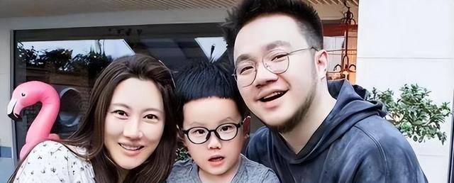 北京美女王博谷：嫁小7岁演员巴图，婚后生两子，风光背后有心酸