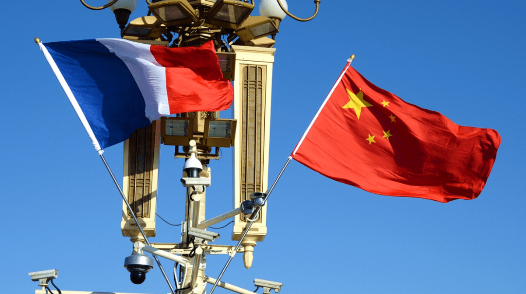马克龙与中方通话，不到72小时，一架法国专机就直飞北京
