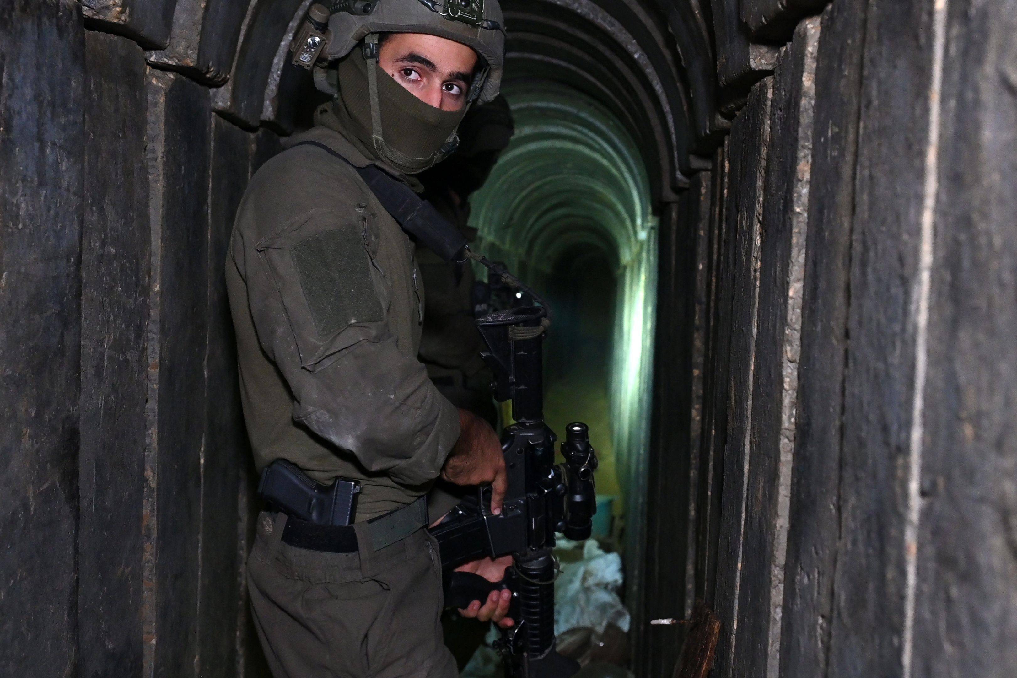外媒：加沙希法医院地下隧道曝光——
